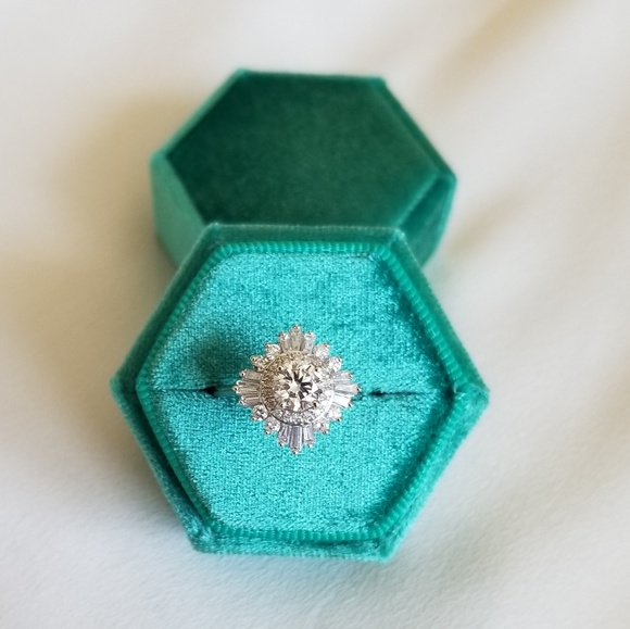 Emerald Green Velvet Ring Box Hexagon Nwt